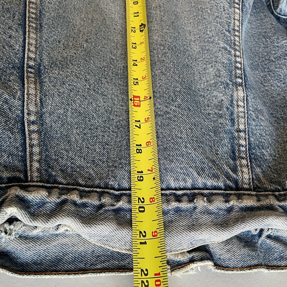 Vintage Levi's Blue Denim Sherpa-Lined Distressed Trucker Jean Jacket - Picture 14 of 15